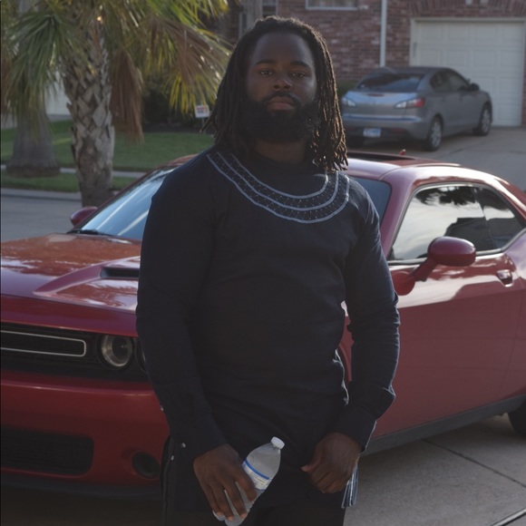 Traditional clothing but will take any project - Picture 6 of 8